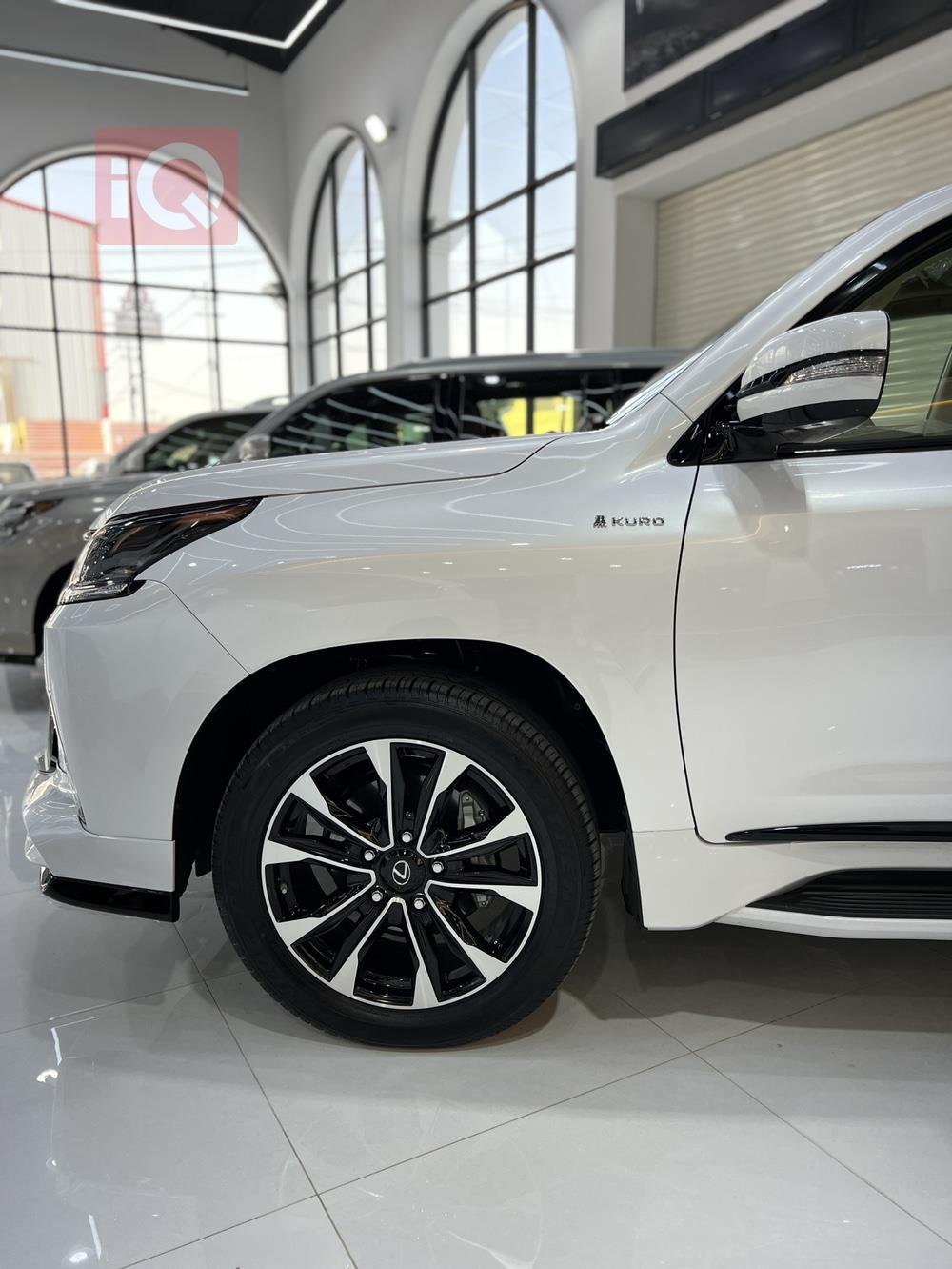 Lexus LX